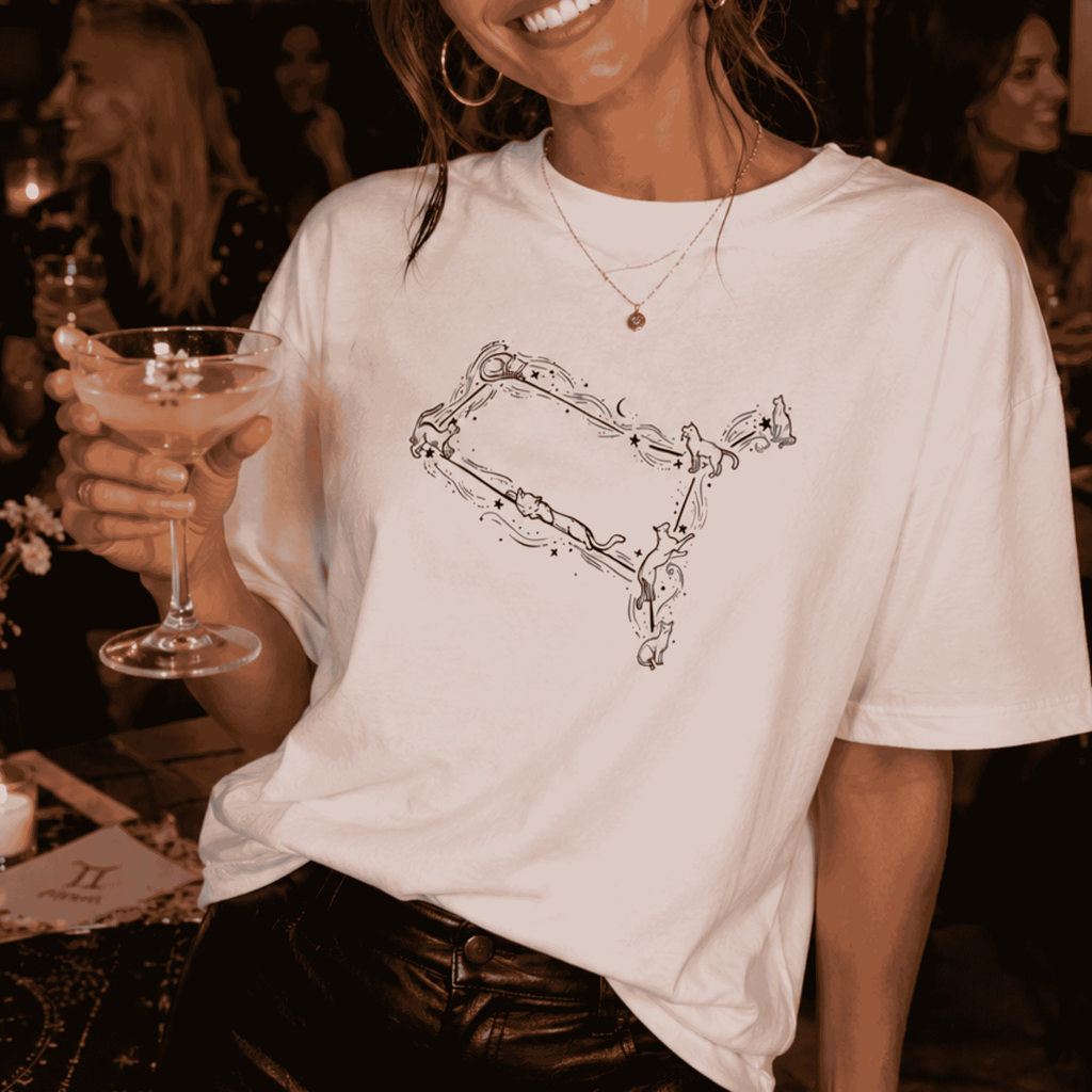 Gemini Constellation Cat Oversized White Top – Cozy Zodiac Moon & Stars Tee